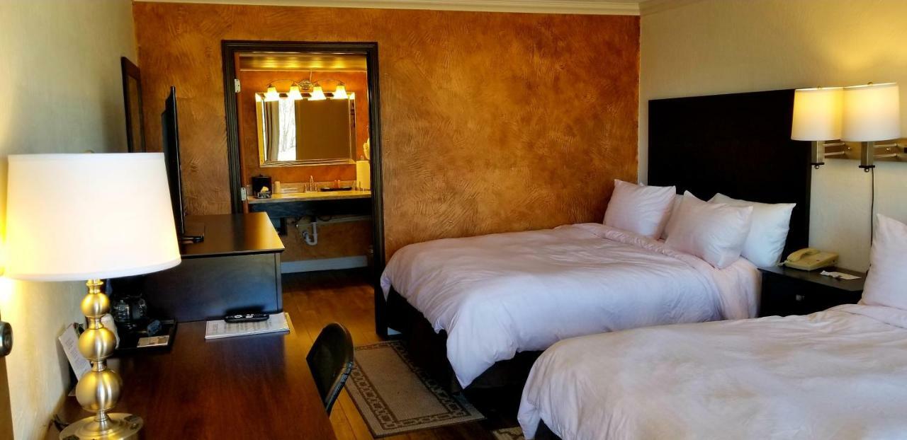 Fairway Hotel 3*